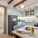 Archangel's Nest- Wings & Hideaway Apartment