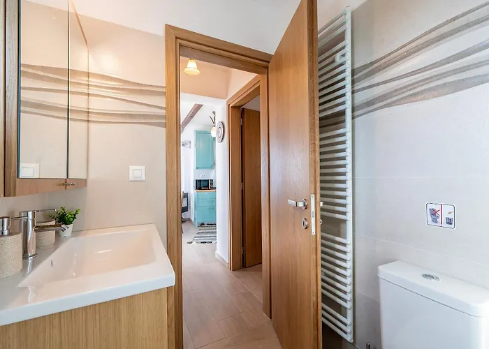 Archangel's Nest- Wings & Hideaway Daire