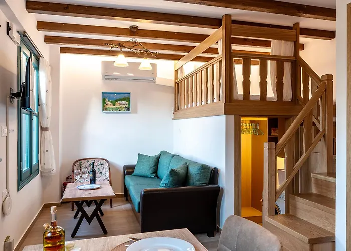 Archangel's Nest- Wings & Hideaway Daire *