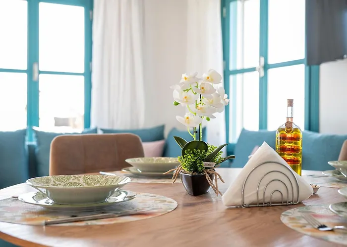 Archangel's Nest- Wings & Hideaway Daire Asfendiou